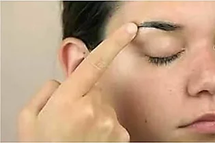 [Pics] Spread Vicks VapoRub Into Your Eyebrows At Night, Here's Why